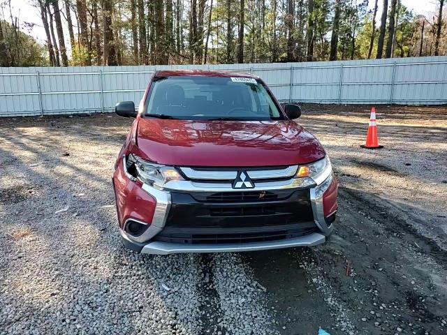 2017 Mitsubishi Outlander - Image 11