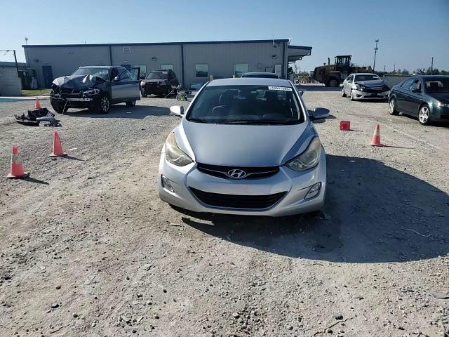 2013 Hyundai Elantra - Image 13