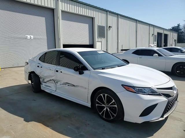 2018 Toyota Camry - Image 11