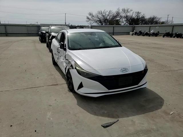 2021 Hyundai Elantra - Image 11