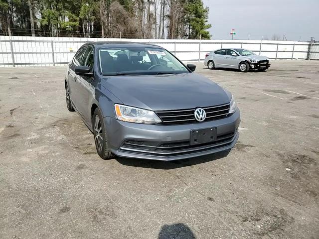 2016 Volkswagen Jetta - Image 11