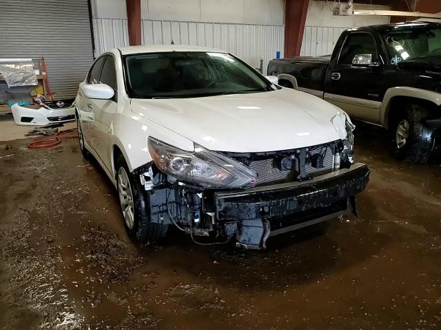 2018 Nissan Altima - Image 14