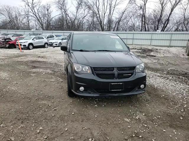 2017 Dodge Caravan - Image 14