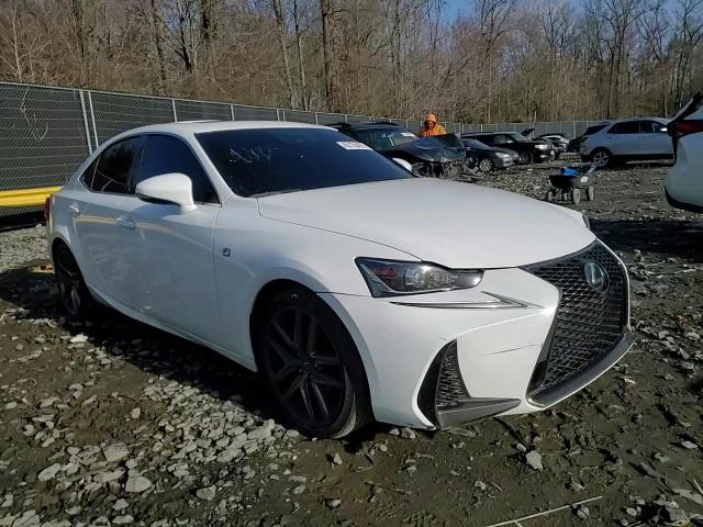 2017 Lexus IS - Image 11