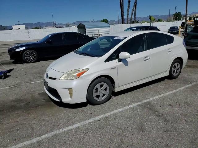 2013 Toyota Prius - Image 11