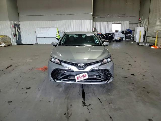 2019 Toyota Camry - Image 11
