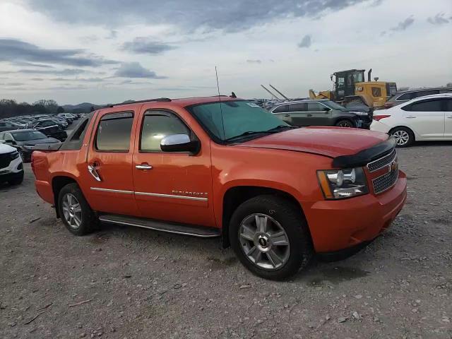 2009 Chevrolet Avalanche - Image 10