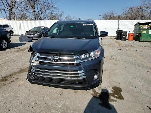 2018 Toyota Highlander - Image 11
