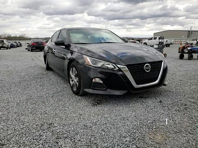 2019 Nissan Altima - Image 11