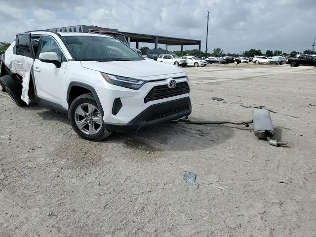 2024 Toyota RAV 4 - Image 11