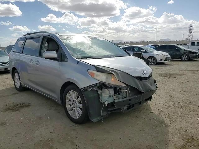 2013 Toyota Sienna - Image 11