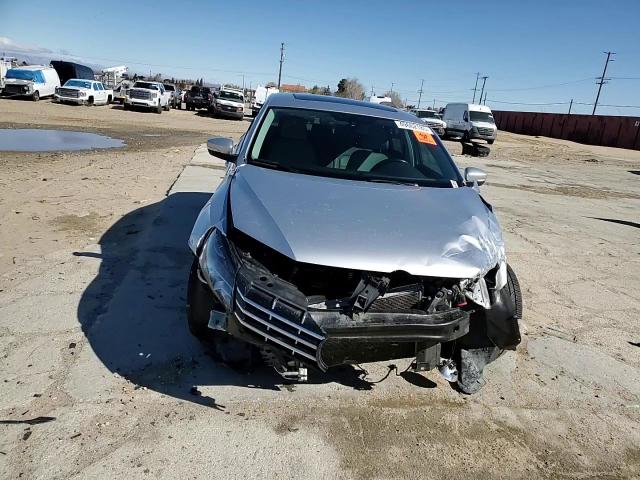 2015 Volkswagen Passat - Image 11