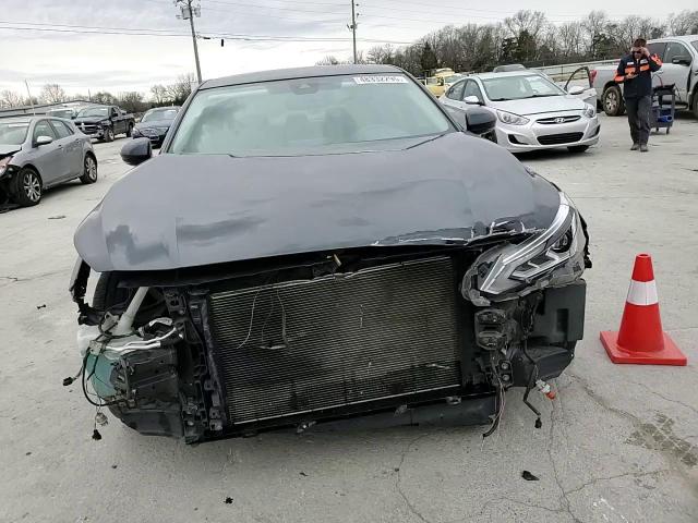 2019 Nissan Altima - Image 11