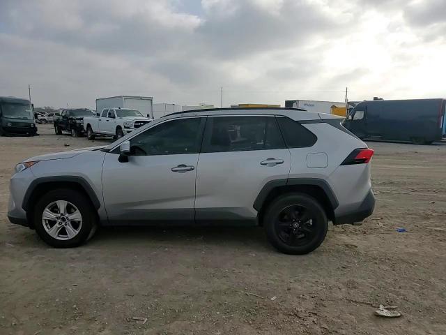 2020 Toyota RAV 4 - Image 11