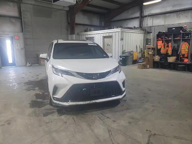 2023 Toyota Sienna - Image 15