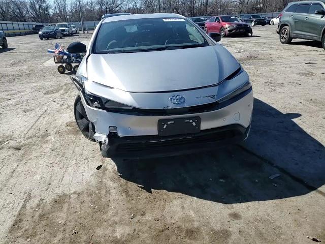 2024 Toyota Prius - Image 11