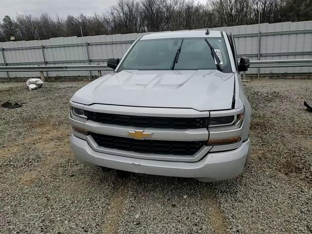 2017 Chevrolet Silverado - Image 11