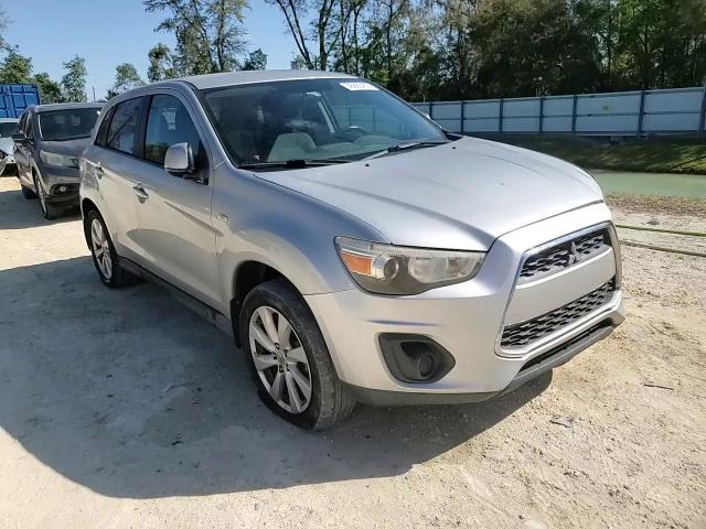 2013 Mitsubishi Outlander - Image 14