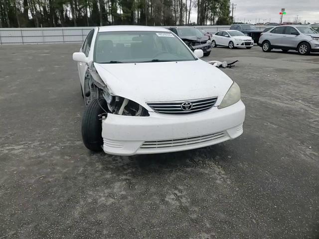 2005 Toyota Camry - Image 11