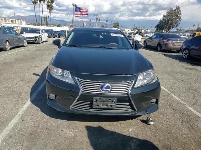 2015 Lexus ES - Image 10