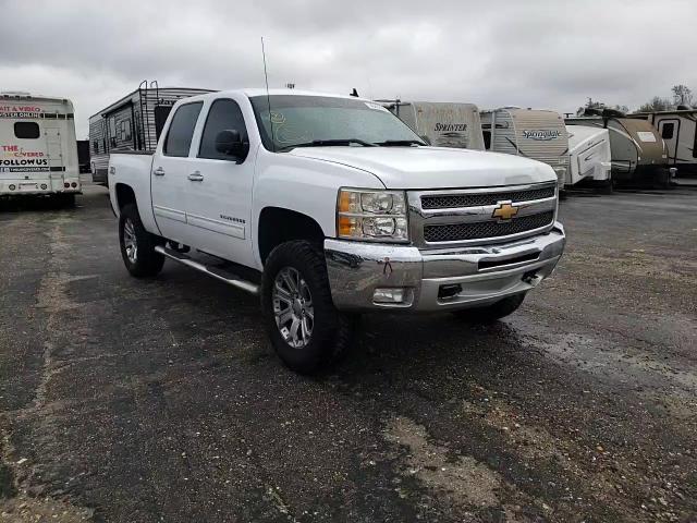 2012 Chevrolet Silverado - Image 11