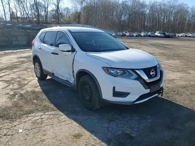 2017 Nissan Rogue - Image 12