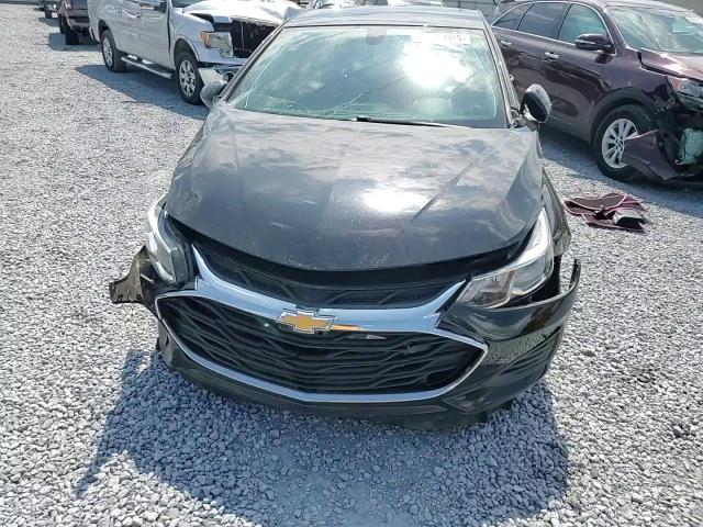 2019 Chevrolet Cruze - Image 11