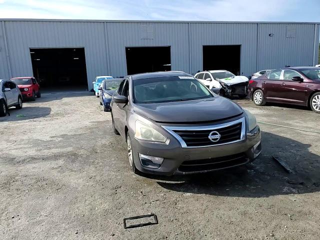 2013 Nissan Altima - Image 13