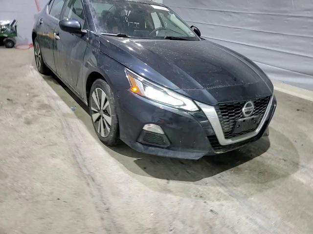 2021 Nissan Altima - Image 10