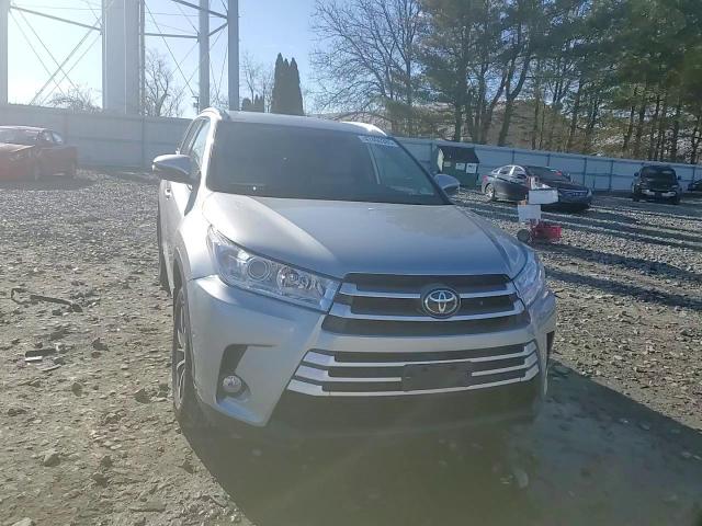 2018 Toyota Highlander - Image 12
