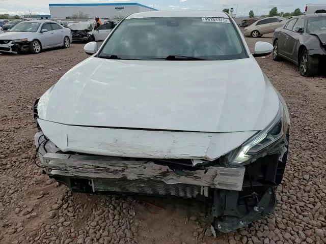 2021 Nissan Altima - Image 10