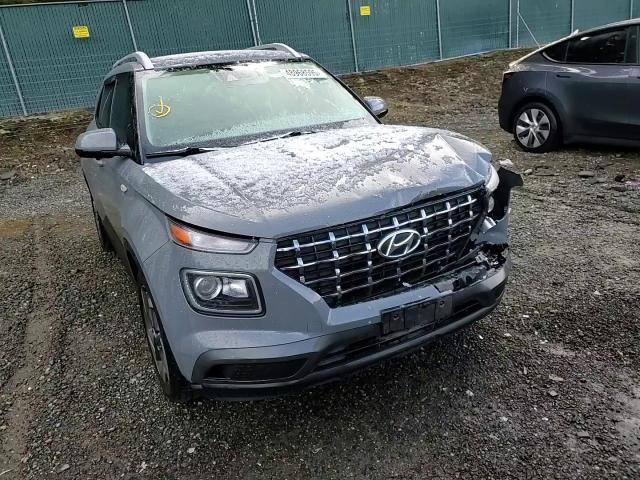 2021 Hyundai Venue - Image 12
