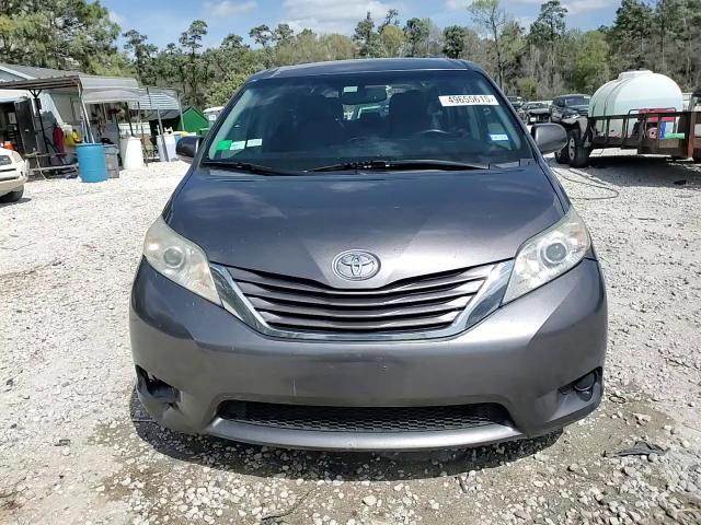2017 Toyota Sienna - Image 15