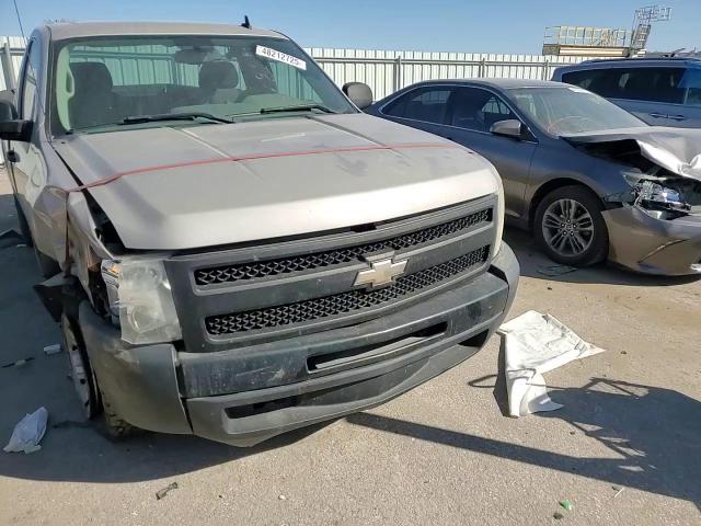 2009 Chevrolet Silverado - Image 11