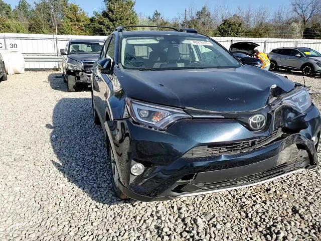 2017 Toyota RAV 4 - Image 12