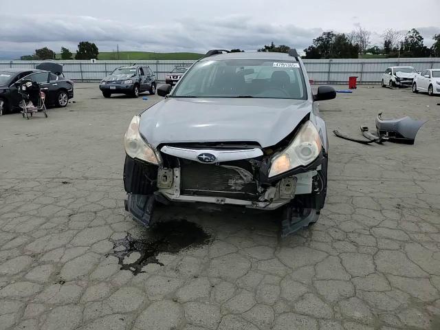 2011 Subaru Outback - Image 11