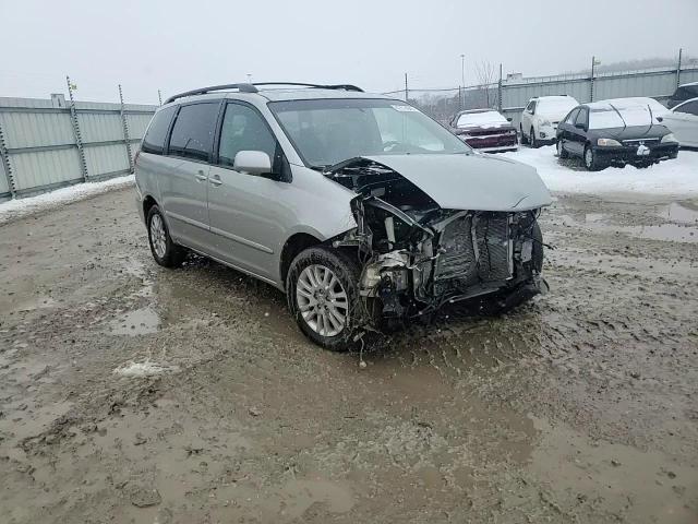 2007 Toyota Sienna - Image 11