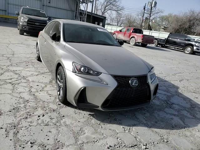 2017 Lexus IS - Image 11