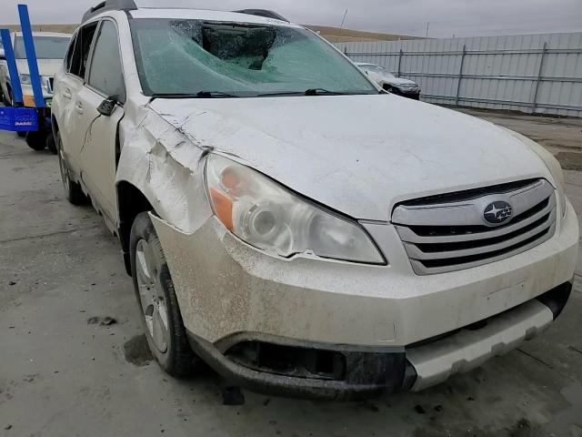 2011 Subaru Outback - Image 12