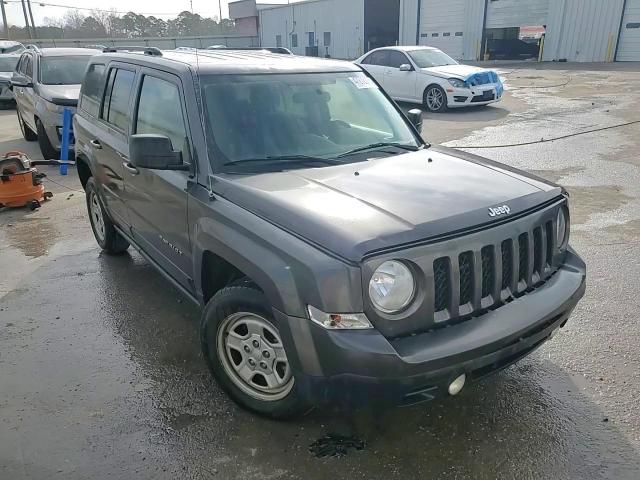 2015 Jeep Liberty (Patriot) - Image 14
