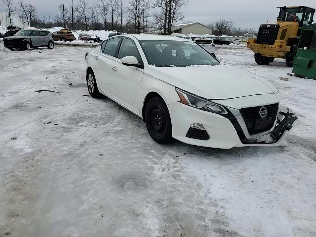 2020 Nissan Altima - Image 14