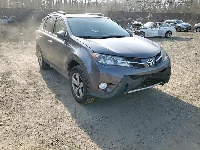 2015 Toyota RAV 4 - Image 11