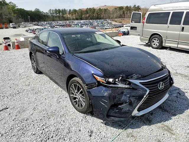 2016 Lexus ES - Image 10