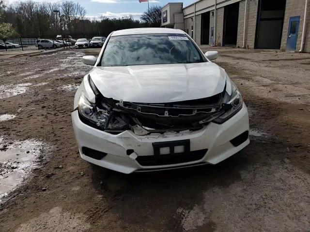 2017 Nissan Altima - Image 10
