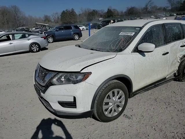 2018 Nissan Rogue - Image 11