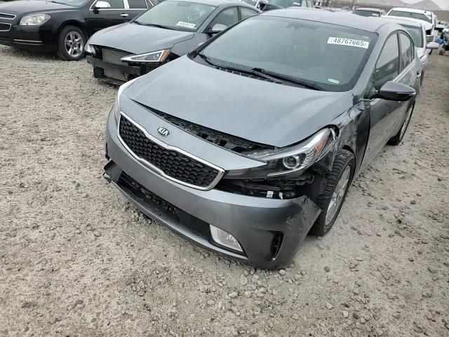 2017 Kia Forte - Image 11
