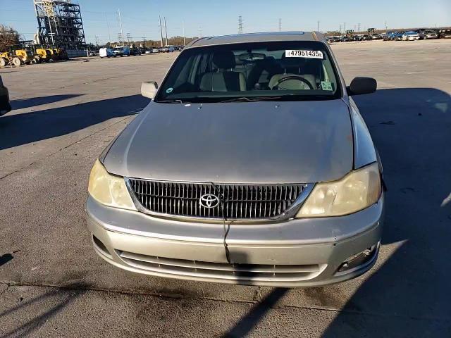2001 Toyota Avalon - Image 10
