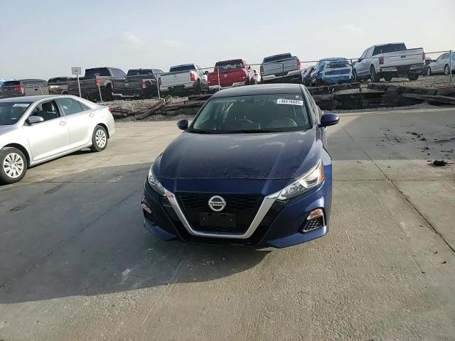 2020 Nissan Altima - Image 11