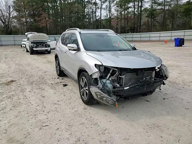 2017 Nissan Rogue - Image 11
