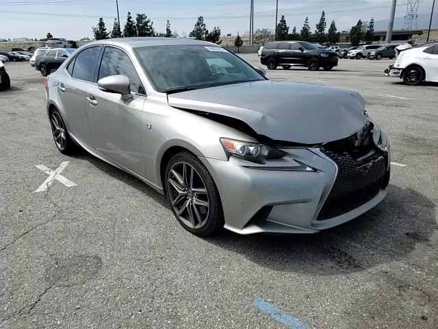 2016 Lexus IS - Image 11